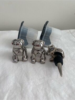 Pottery Barn Silver Bulldog motif set